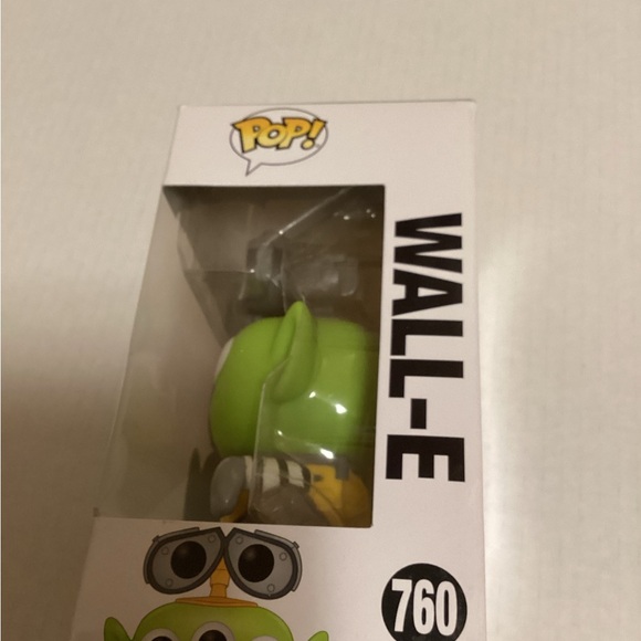 Disney Pop! Remix Collectible Figure - Green and Yellow - Picture 2 of 5